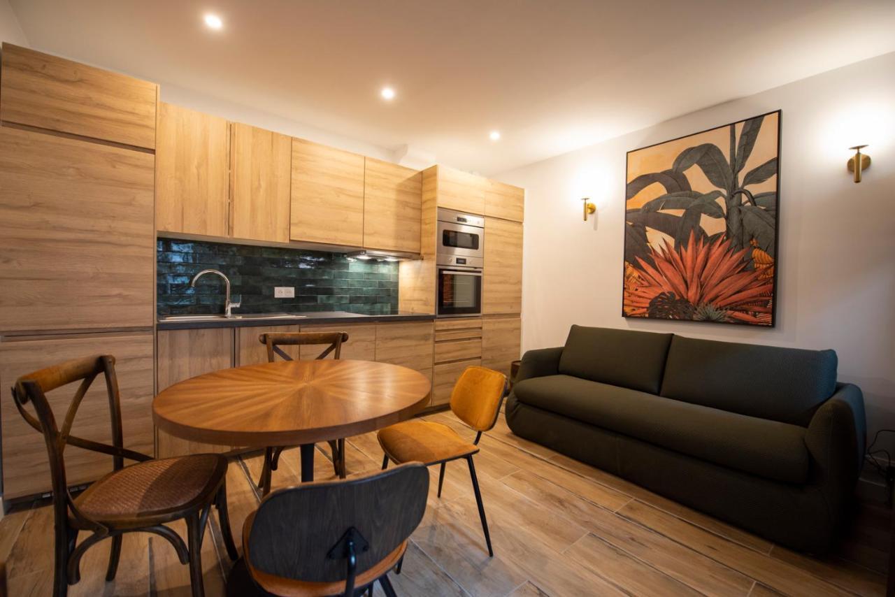 Appartement Au Pied De La Tour à Paris Extérieur photo